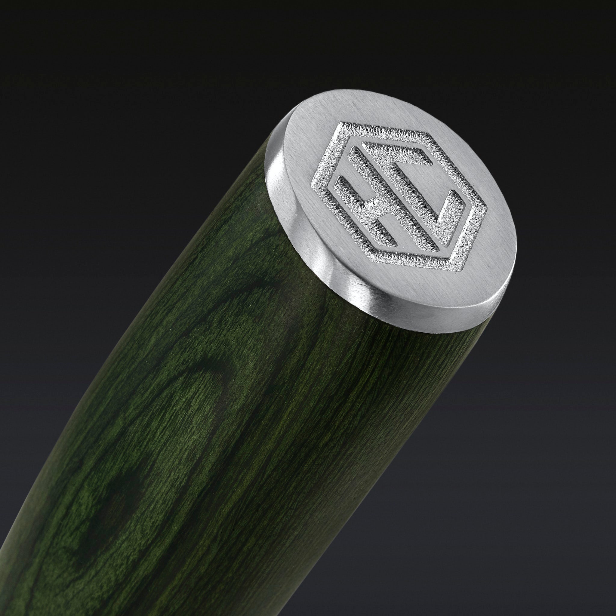 Hexclad_ForCleaver_and_Nakiri_Detail1_7bd275a0-b9f2-4459-b981-fc979f36822f