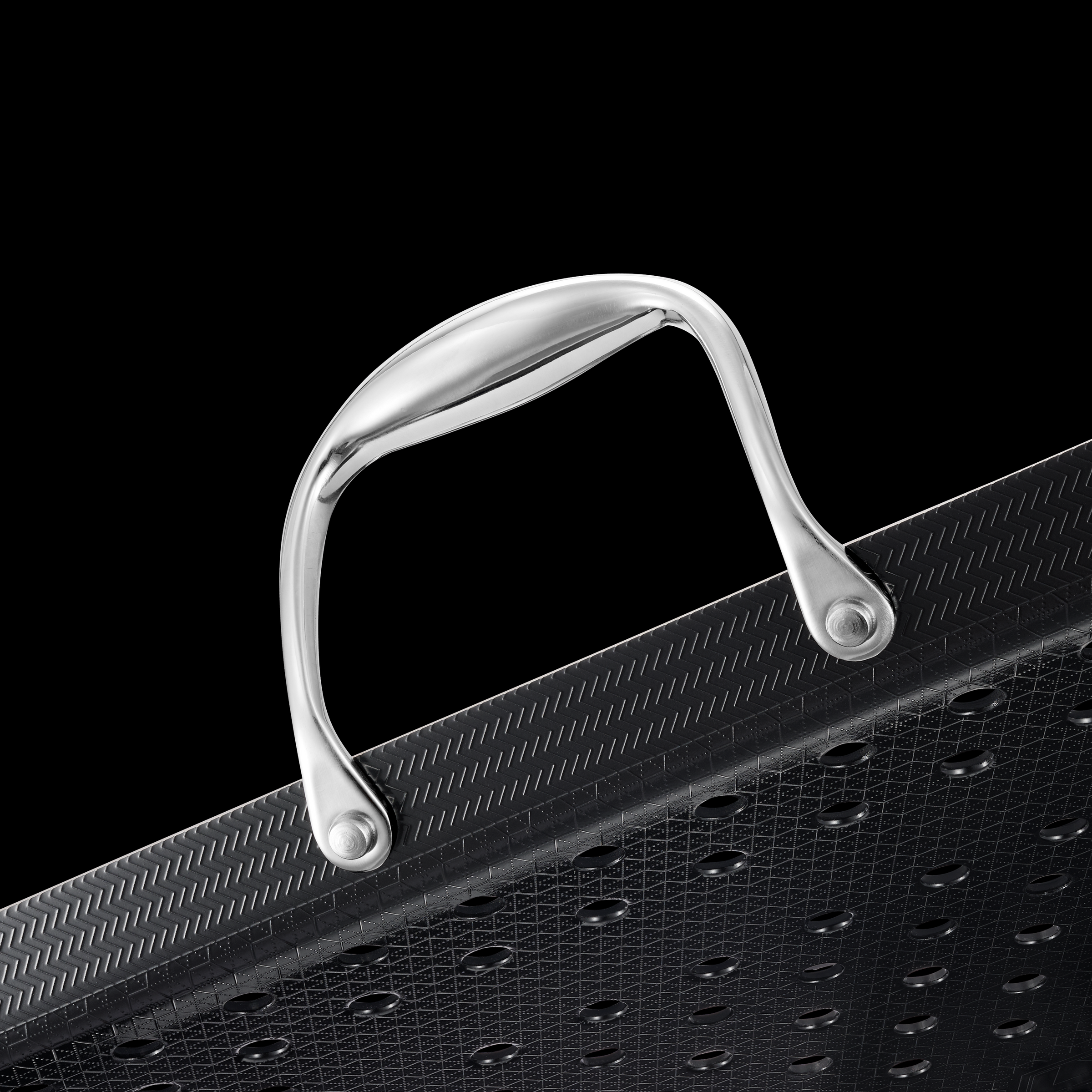 Hexclad_Hybrid-BBQ-GRilled-Topper_Handle-Detail_Final_black